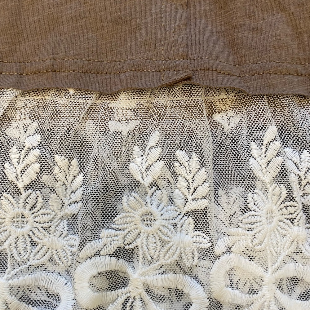 Beautiful Top - Picture 5 of 6
